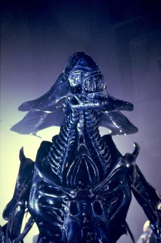 AliensQueenfrontview